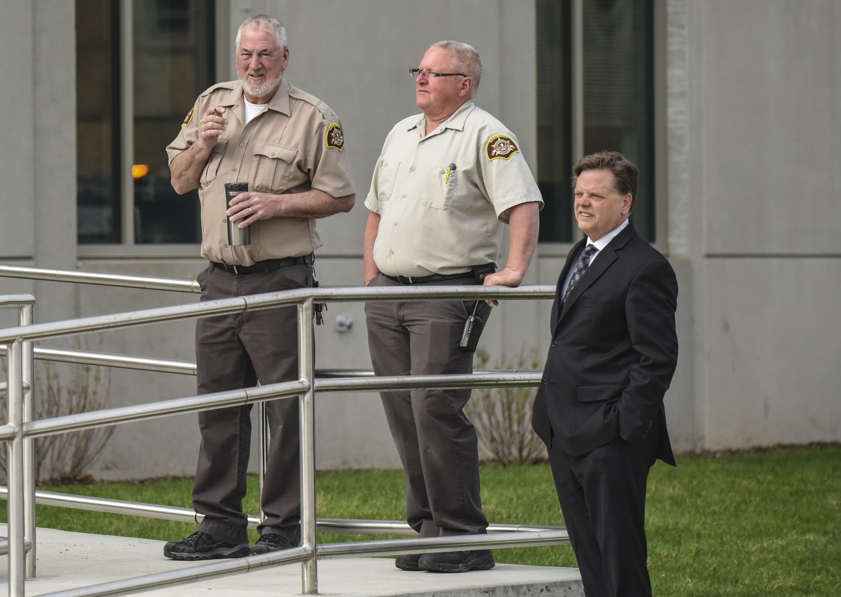 042619-mda-nws-courthousetree-06.jpg